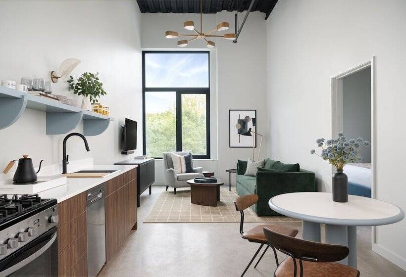 The Neighborhood Hotel Little Italy