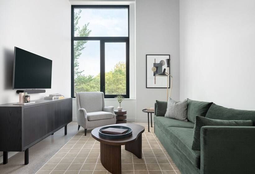 The Neighborhood Hotel Little Italy