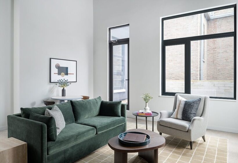 The Neighborhood Hotel Little Italy