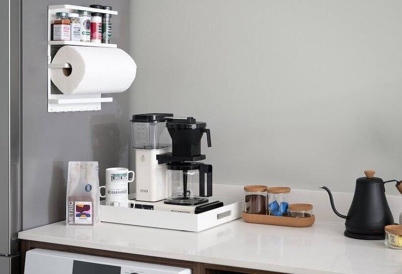 The Neighborhood Hotel Little Italy