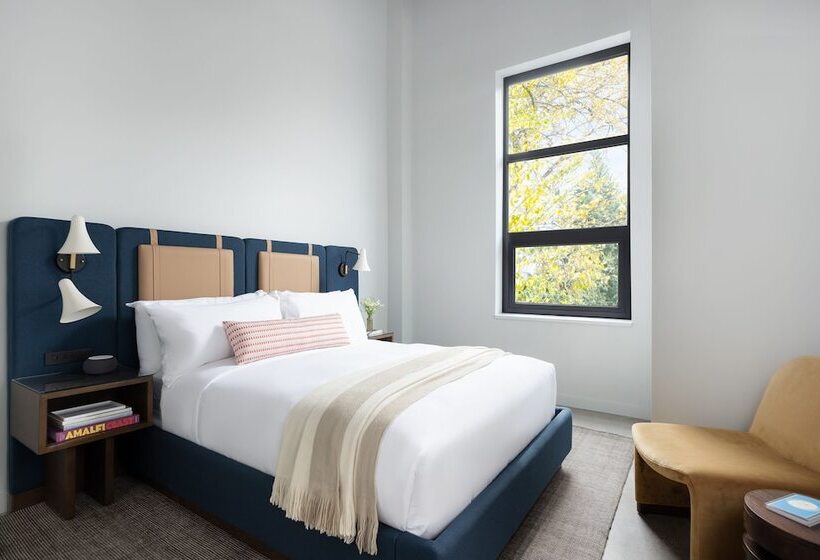 The Neighborhood Hotel Little Italy