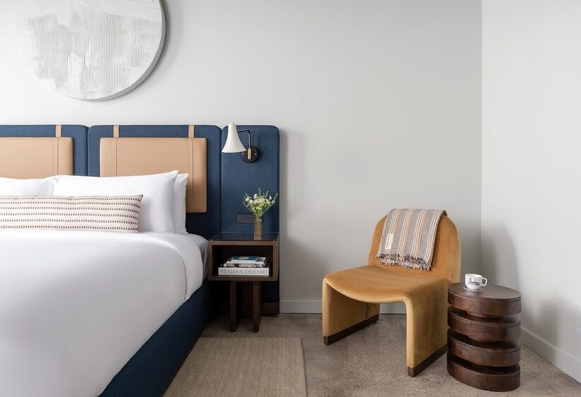 The Neighborhood Hotel Little Italy