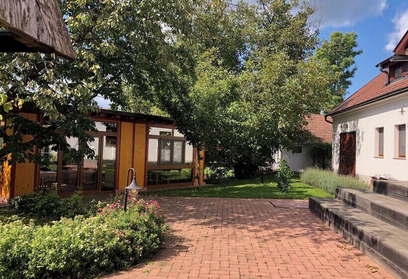 Tündérkert Panzió őrség