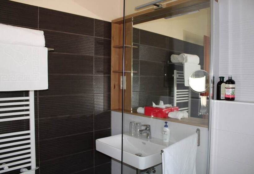 Tündérkert Panzió őrség