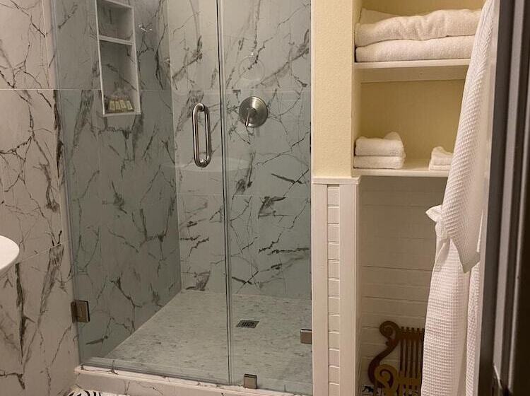 Wiley House Bed And Breakfast