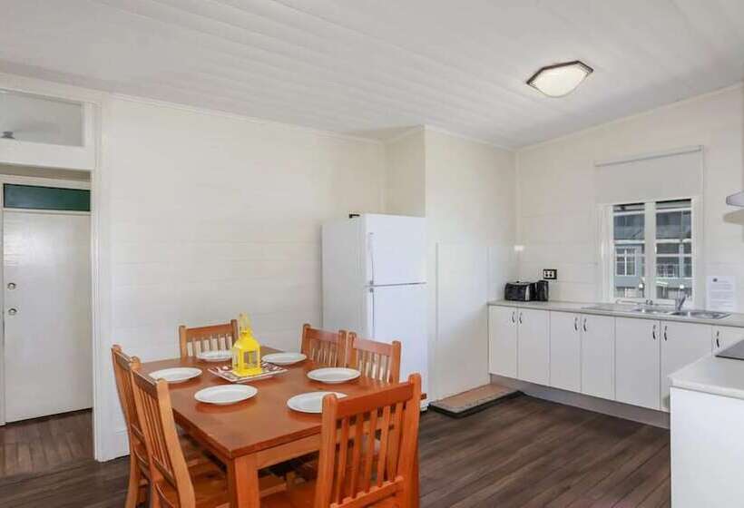 Reflections Yamba Lighthouse Cottages