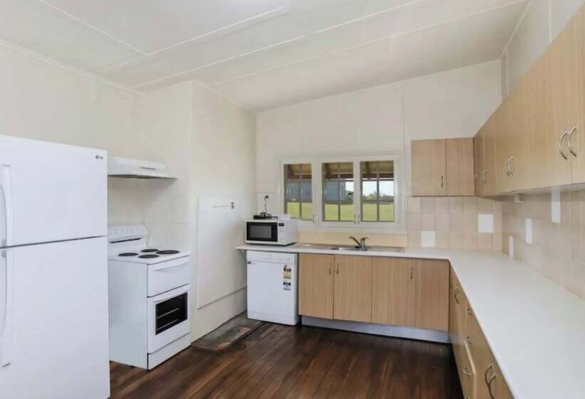 Reflections Yamba Lighthouse Cottages