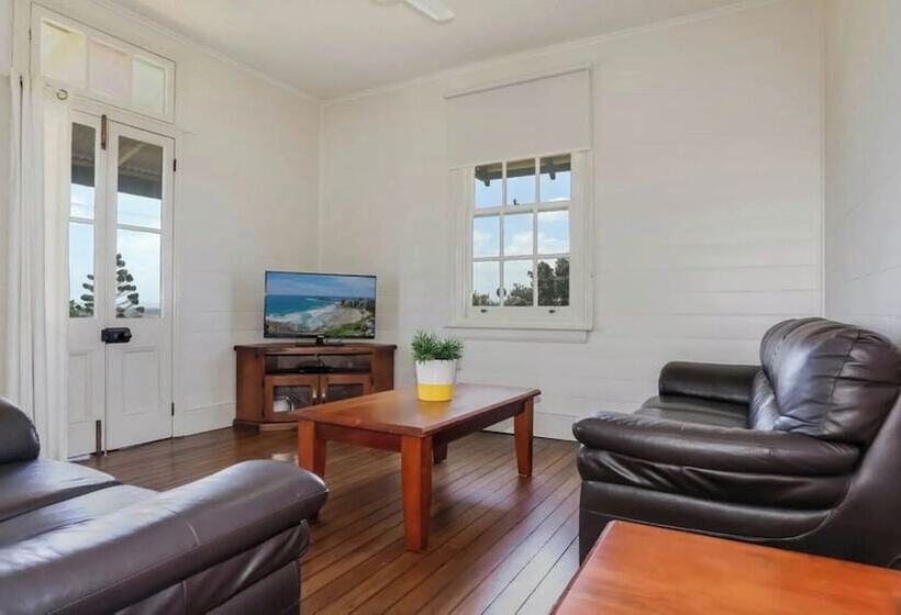 Reflections Yamba Lighthouse Cottages