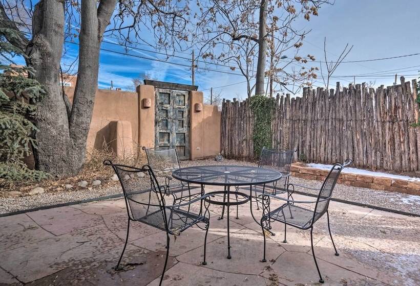 Adobe House W/ Patio   Walk To Dtwn Plaza & Shops!