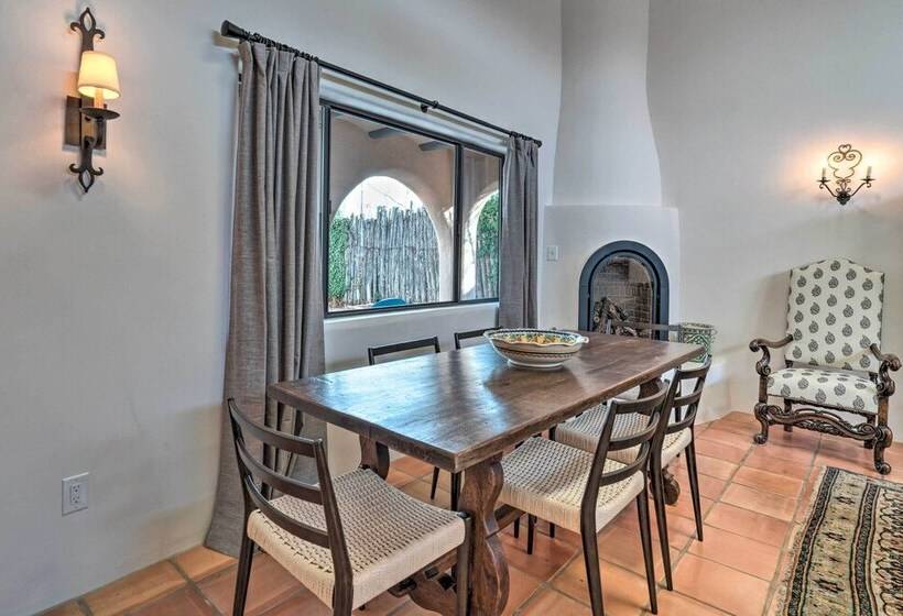 Adobe House W/ Patio   Walk To Dtwn Plaza & Shops!
