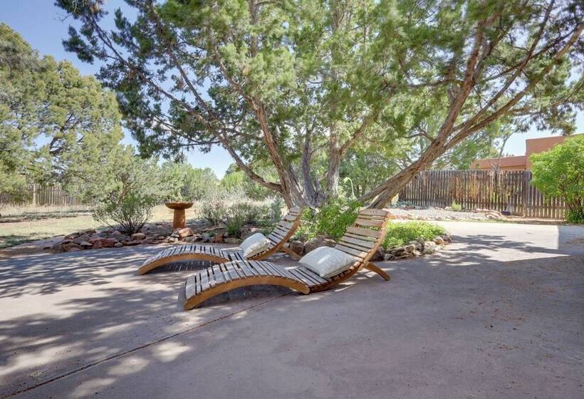 Adventurers  Oasis   3 Mi South Of Dtwn Santa Fe!