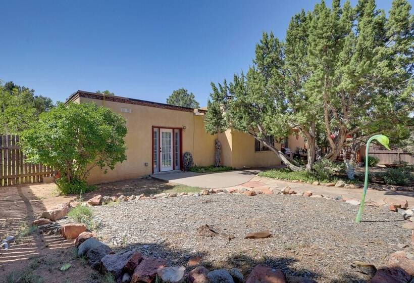 Adventurers  Oasis   3 Mi South Of Dtwn Santa Fe!