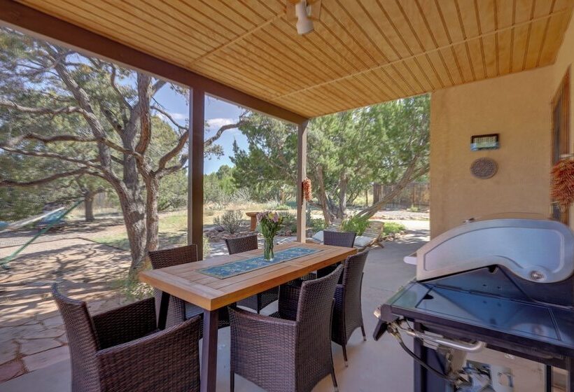 Adventurers  Oasis   3 Mi South Of Dtwn Santa Fe!