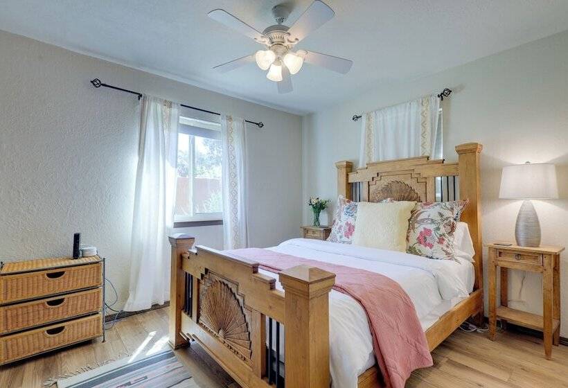 Adventurers  Oasis   3 Mi South Of Dtwn Santa Fe!