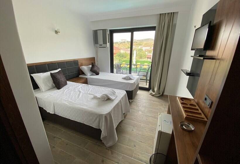 Atas Aqua  Otel Avsa