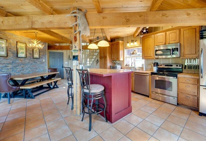 Bayfield Cabin W/ Hot Tub & Striking Mountain View