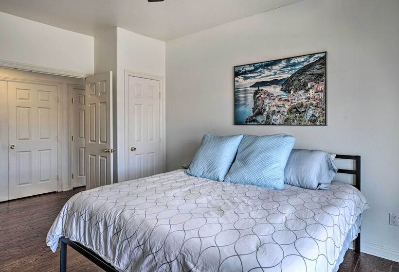 Beautiful Hemet Home: Large Patio & Mtn Views!