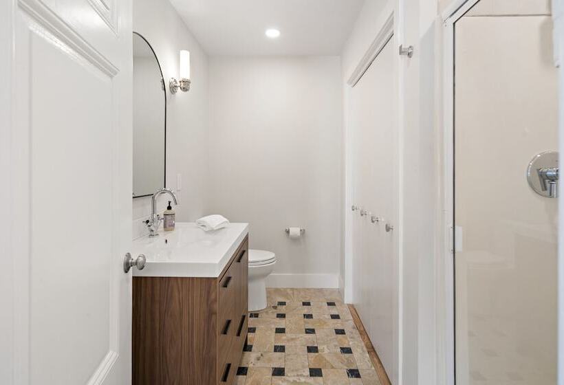 צימר Charlesgate Suites