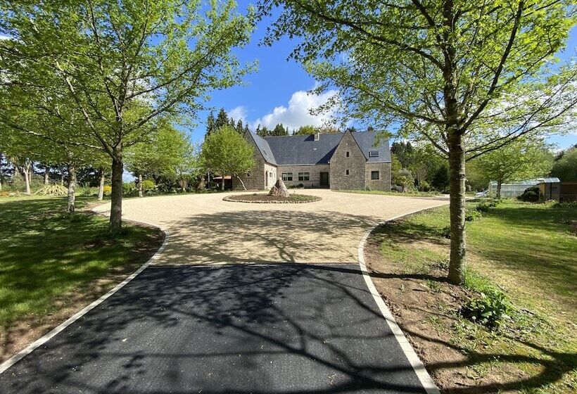 ベッドアンドブレックファースト Domaine De Montloue