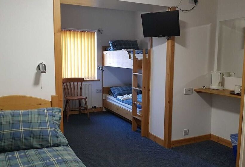 Bed and Breakfast Insh Hall