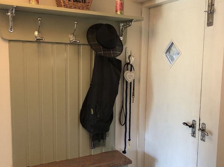 住宿加早餐  Lanehead Old School