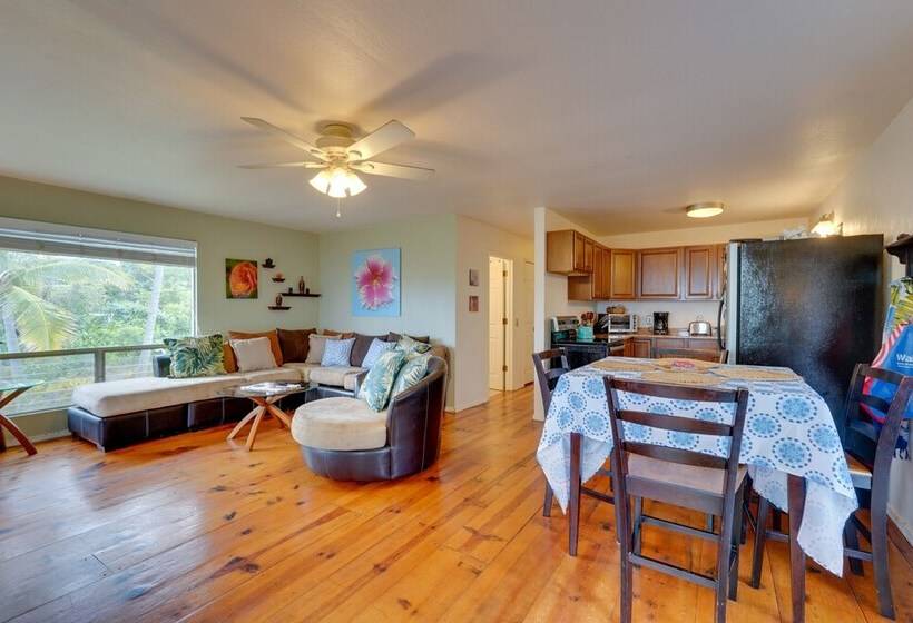 Breezy Kailua Kona Bungalow W/ Lanai & Ocean View!