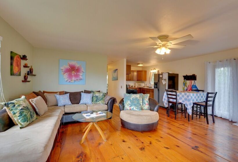 Breezy Kailua Kona Bungalow W/ Lanai & Ocean View!