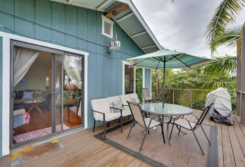 Breezy Kailua Kona Bungalow W/ Lanai & Ocean View!
