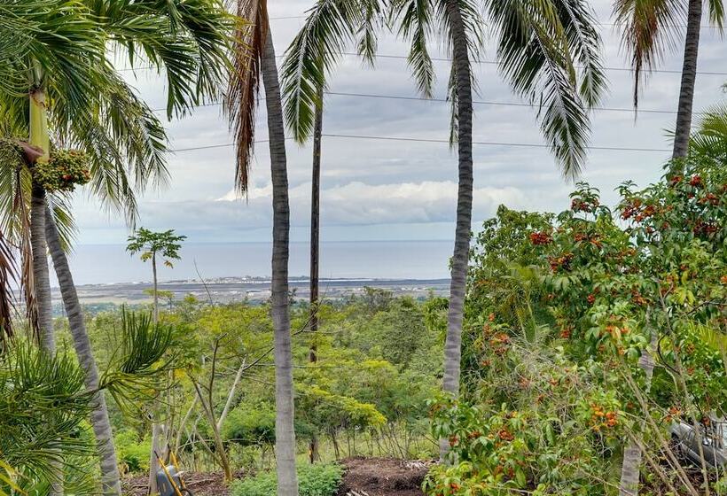 Breezy Kailua Kona Bungalow W/ Lanai & Ocean View!