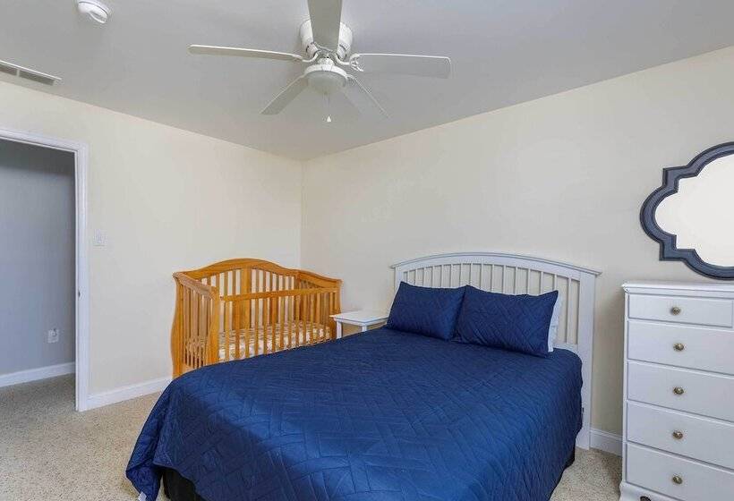 Breezy Ocean City Home: Walk To Beach + Boardwalk!