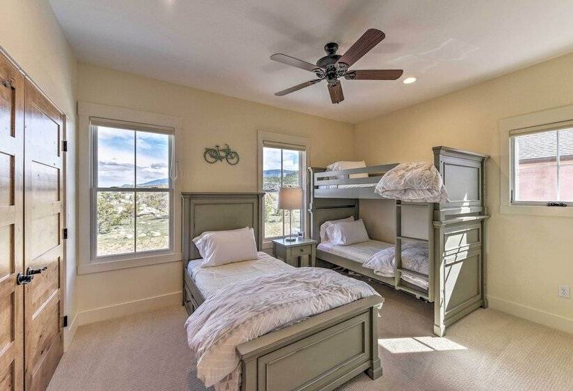 Buena Vista Home W/mtn Views, Walk To Main St