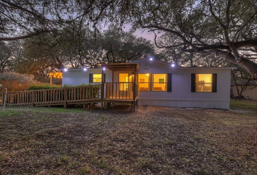 Canyon Lake Grill And Firepit Walk To Lake