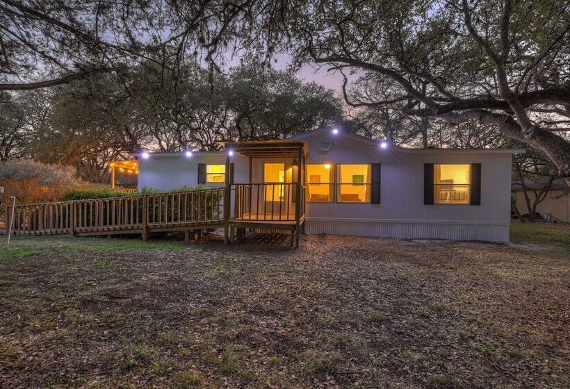 Canyon Lake Grill And Firepit Walk To Lake