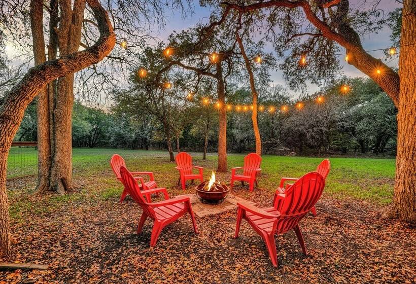 Canyon Lake Grill And Firepit Walk To Lake