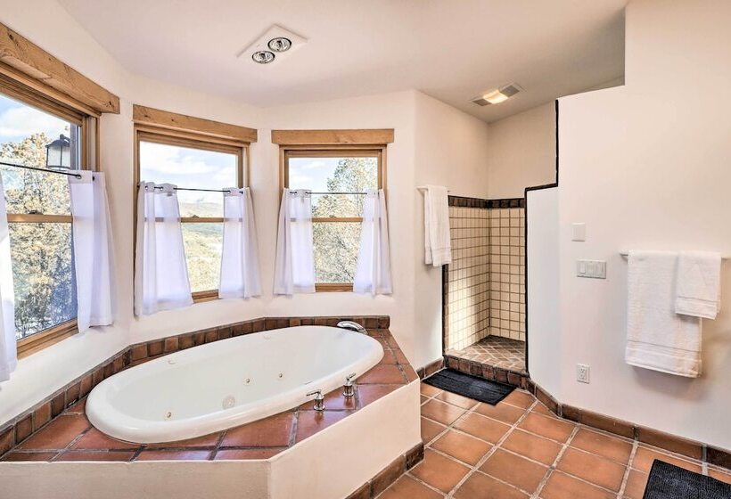 Casa Al Reves Pueblo Style House With Views!