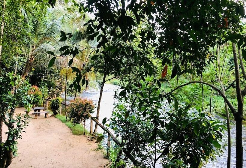 Ceylon Nature Hostel Kitulgala