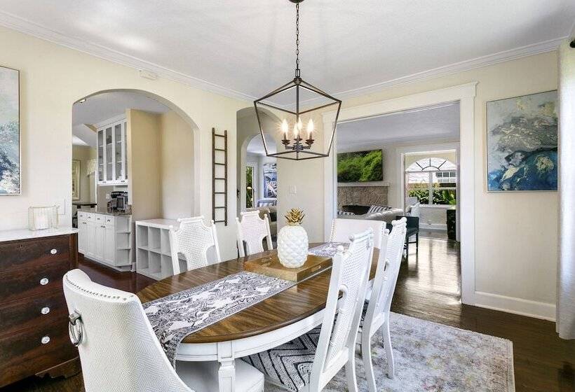 Charming Old Northwood Home ~ 3 Mi To Beach!