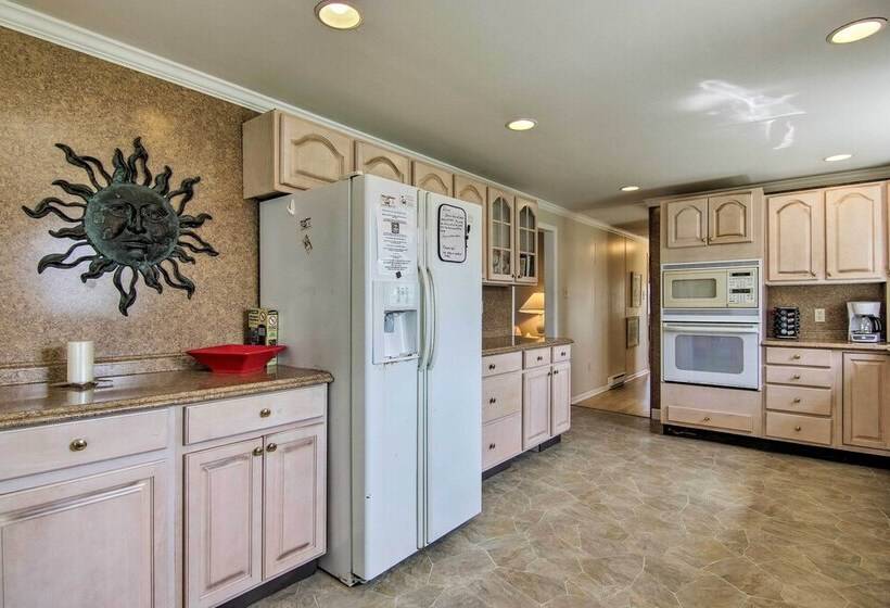 Charming Painter Home W/ Chesapeake Bay Views