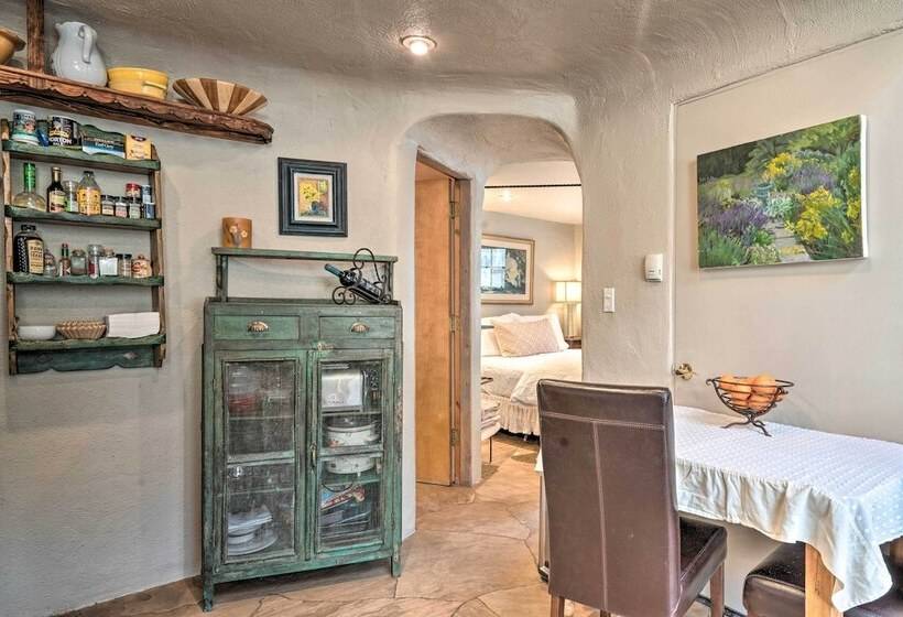 Chic Adobe Style Bungalow In Historic Santa Fe!