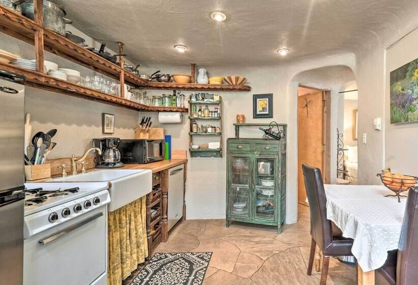 Chic Adobe Style Bungalow In Historic Santa Fe!
