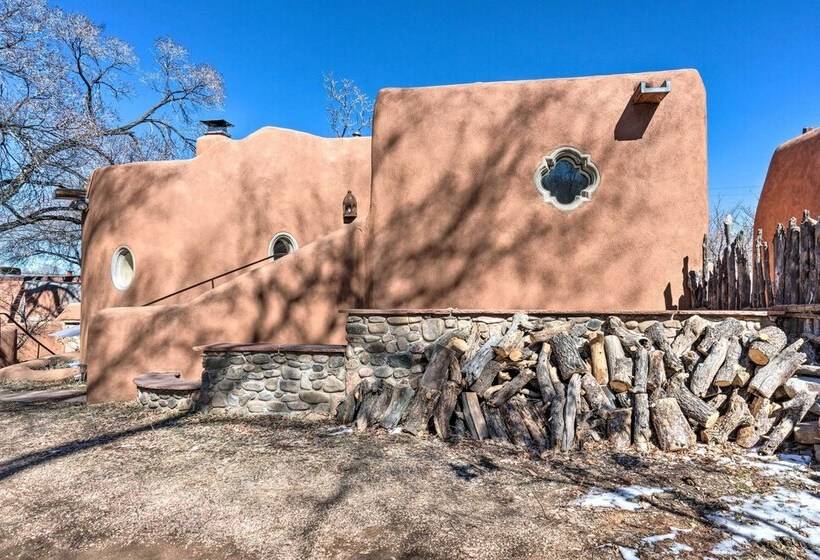 Chic Adobe Style Bungalow In Historic Santa Fe!