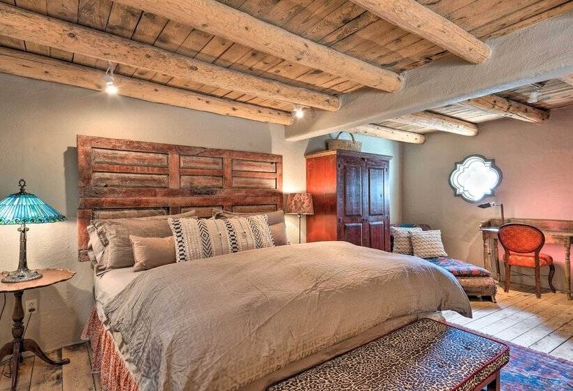 Chic Adobe Style Bungalow In Historic Santa Fe!