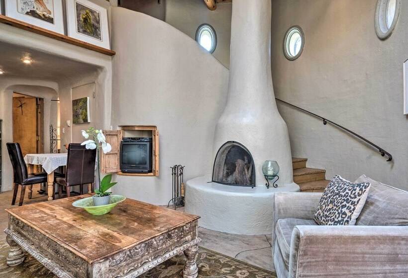 Chic Adobe Style Bungalow In Historic Santa Fe!