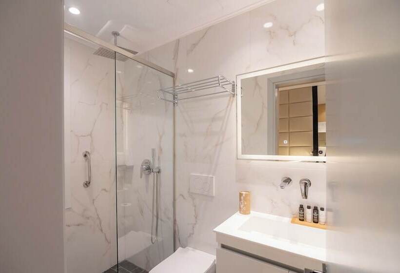 Contessa Bianca Luxury Suites