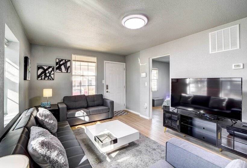 Convenient Tulsa Home   2 Mi To Downtown!