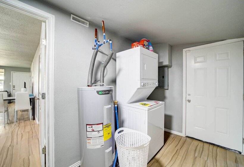 Convenient Tulsa Home   2 Mi To Downtown!