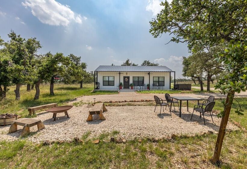 La Casita: Hot Tub & Firepit, 15 Min To Fred!