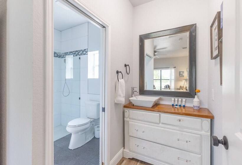 La Casita: Hot Tub & Firepit, 15 Min To Fred!