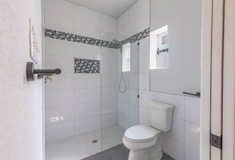 La Casita: Hot Tub & Firepit, 15 Min To Fred!