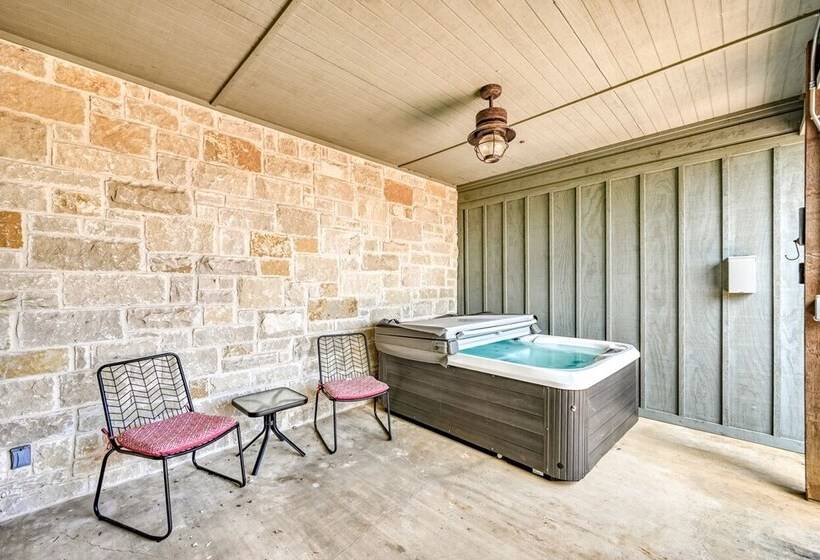 Cozi Cottage With Hot Tub!   2 Min To Wineries!
